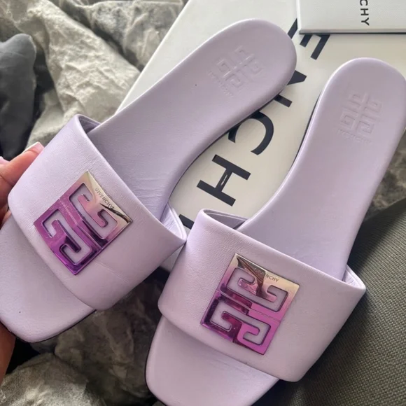 Givenchy - Picture 2 of 5